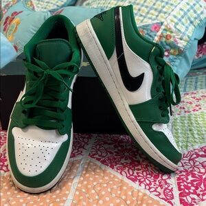 Jordan Low Top Sneakers - White & Green